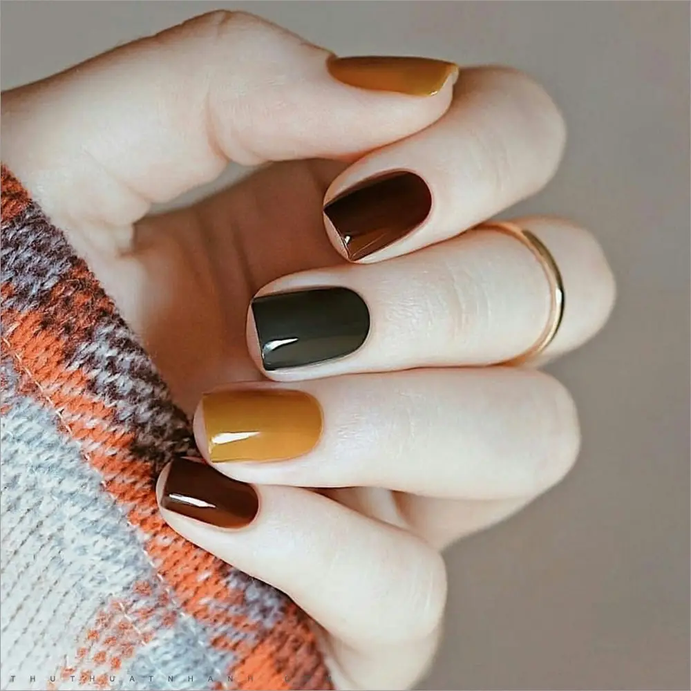 Mẫu nail Tết trơn đơn giản, nhẹ nhàng