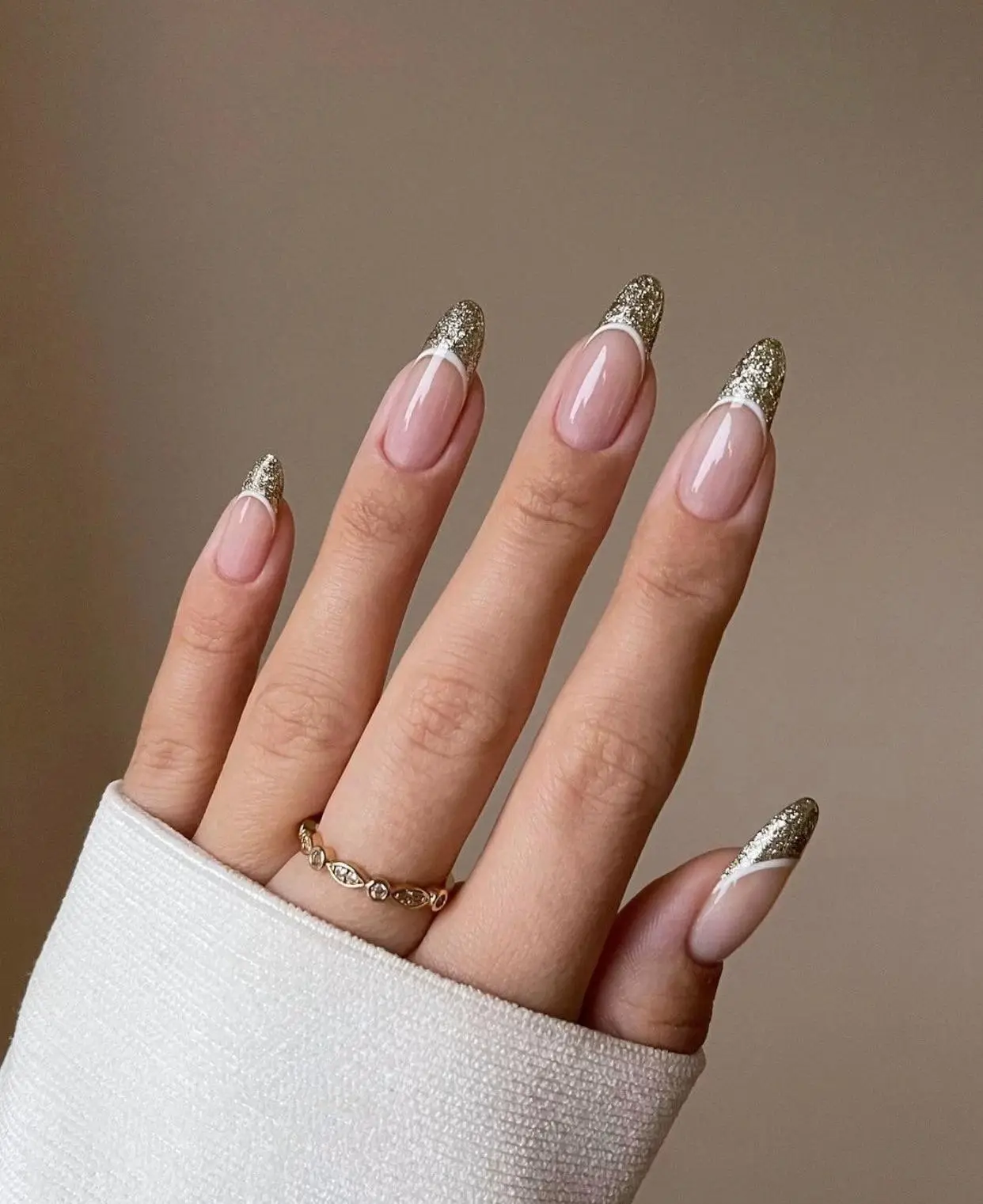 Mẫu nail nhũ đẹp cho ngày Tết