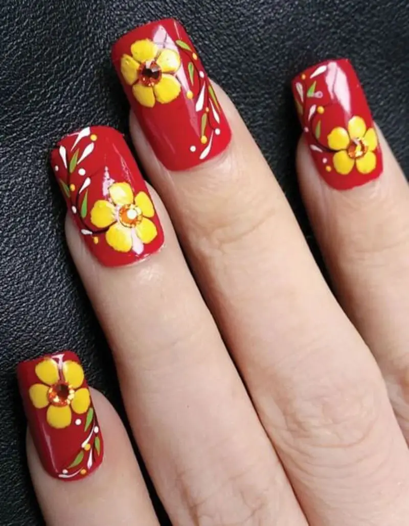 Mẫu nail Tết hoa mai