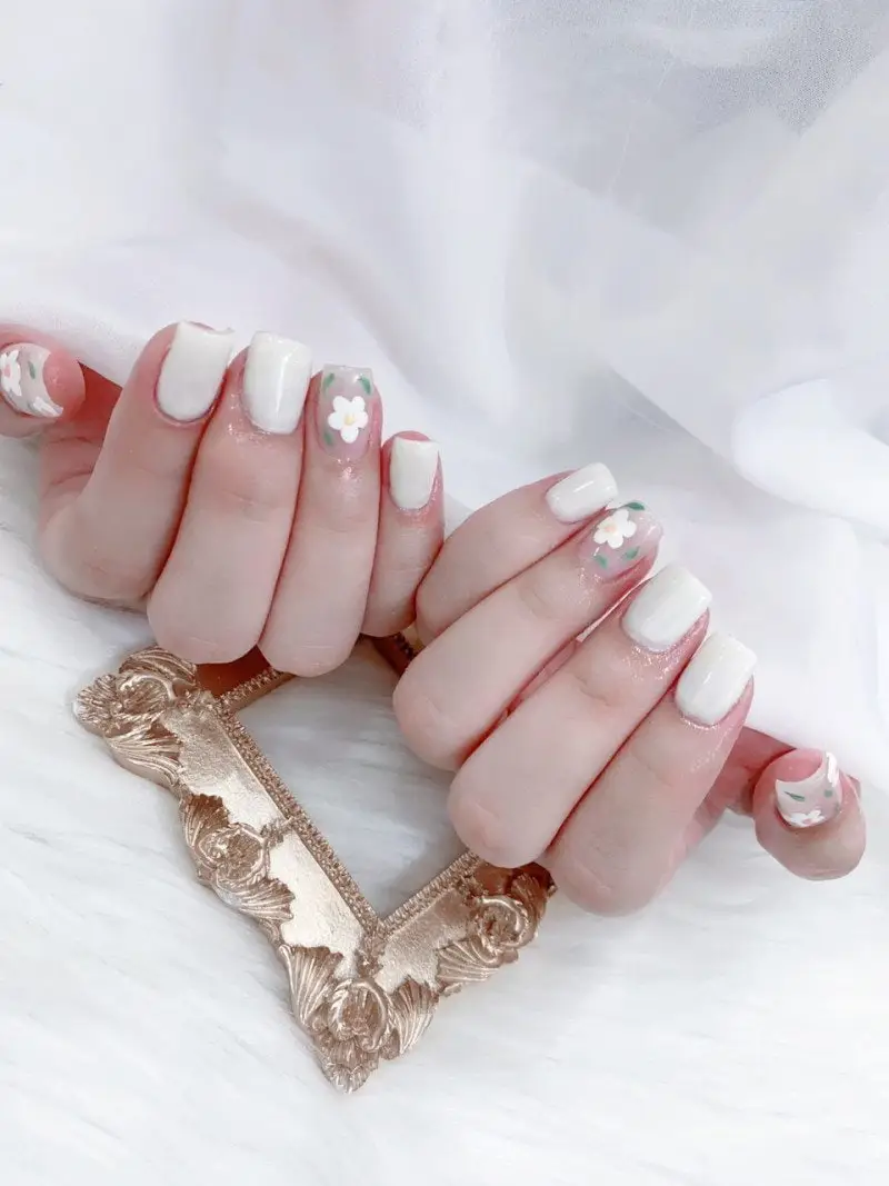 Mẫu nail Tết cho dáng móng ngắn 