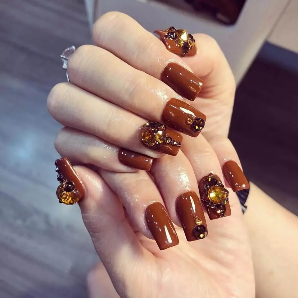 Nên làm mẫu nail Tết trước bao nhiêu ngày