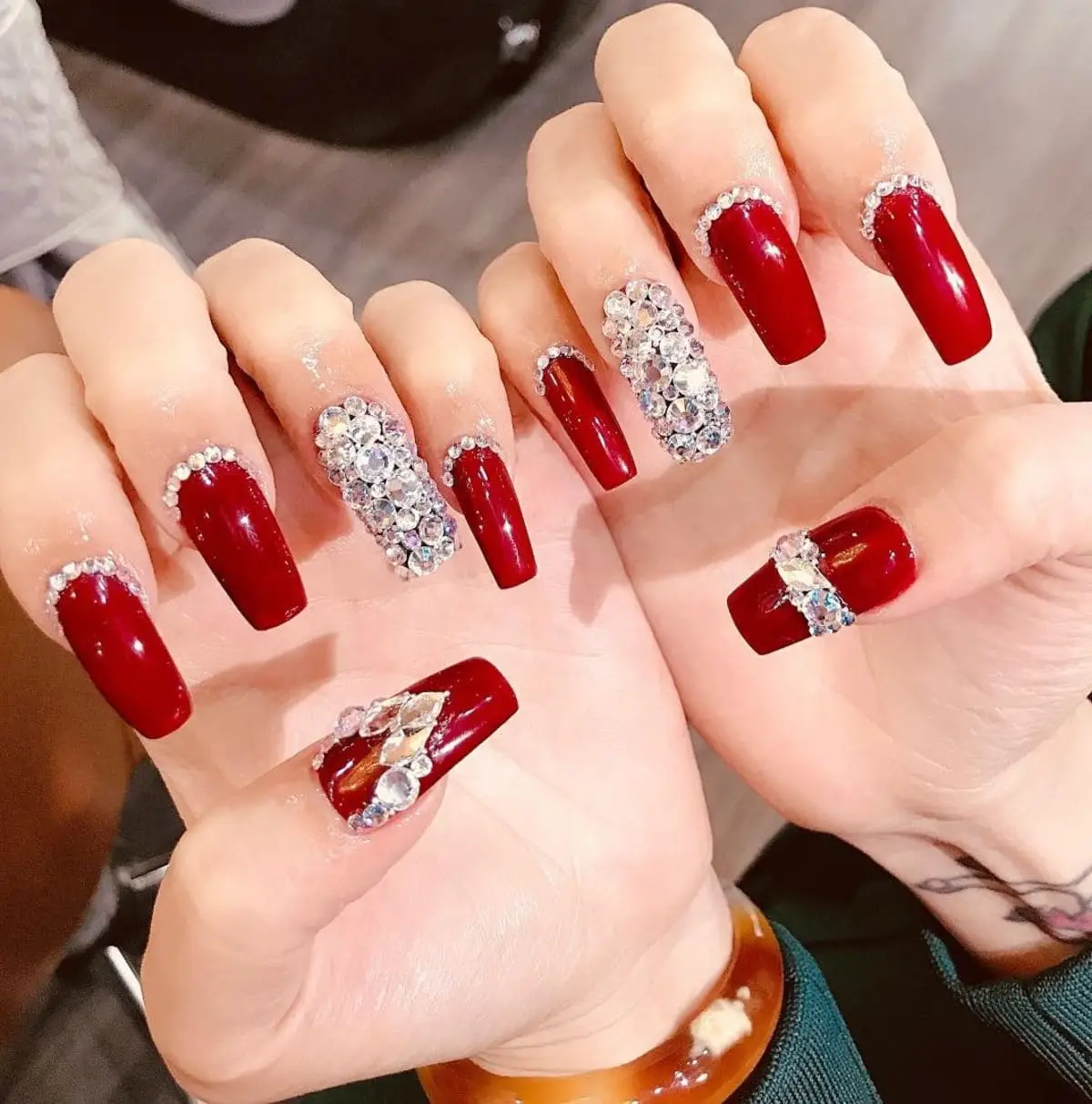 Lưu ý khi làm nail Tết 