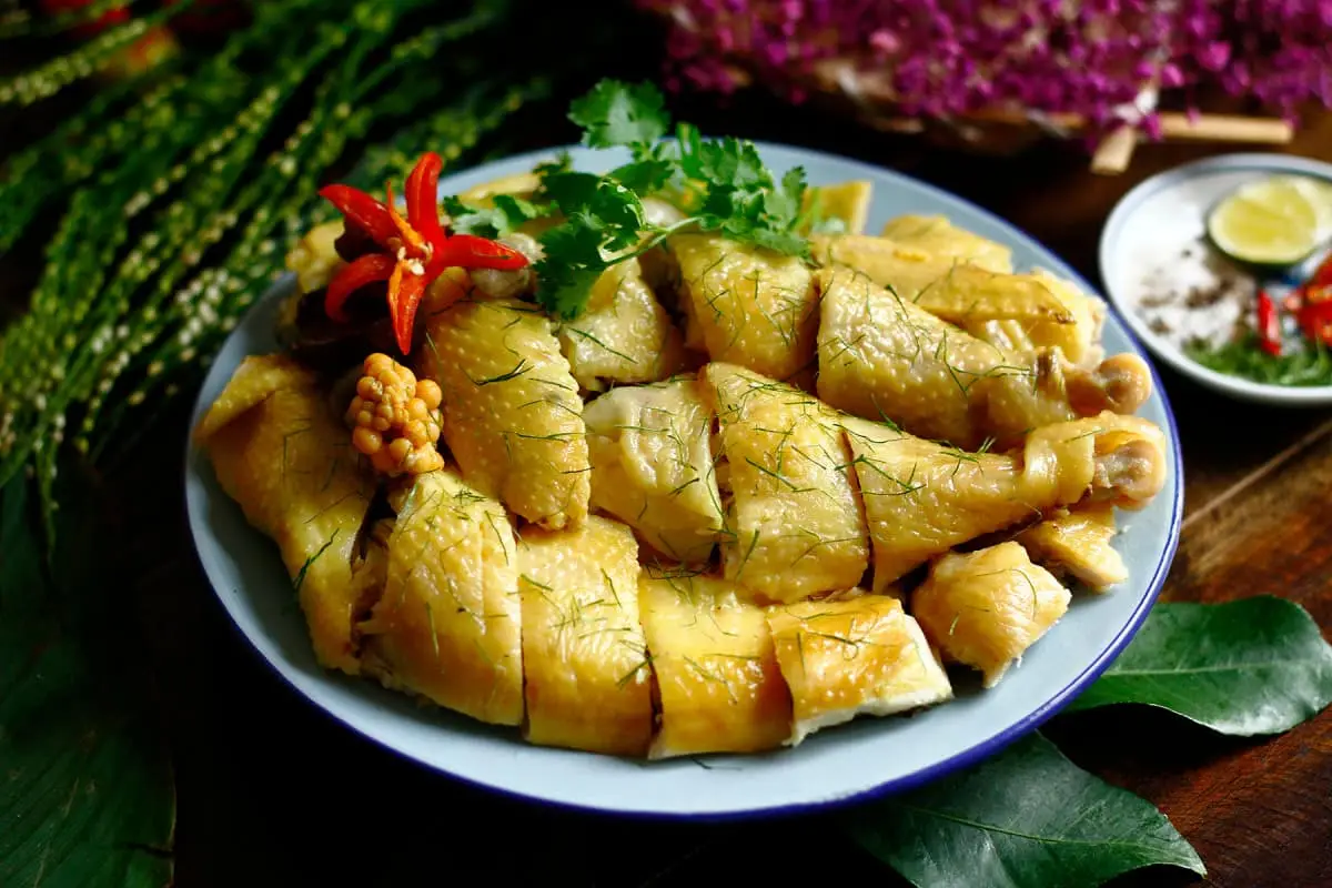 Gà luộc lá chanh